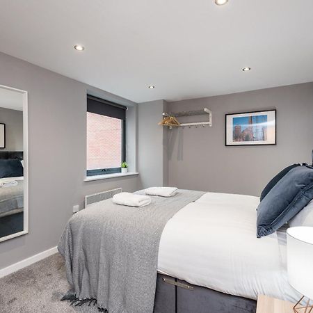 Host Apartments - Contemporary 3 Bed Apt With Balcony - Perfect For Long Stays Liverpool Esterno foto