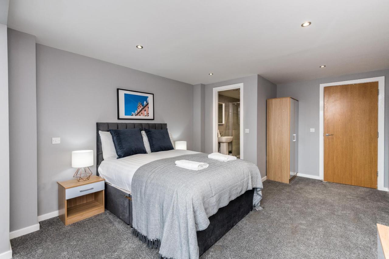 Host Apartments - Contemporary 3 Bed Apt With Balcony - Perfect For Long Stays Liverpool Esterno foto