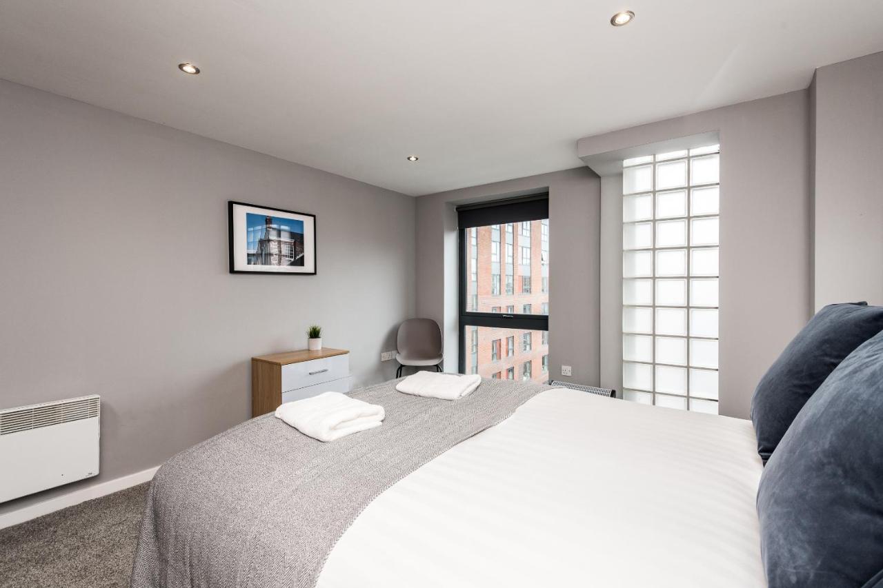 Host Apartments - Contemporary 3 Bed Apt With Balcony - Perfect For Long Stays Liverpool Esterno foto